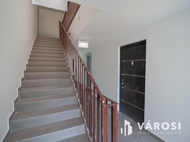 PENTHOUSE BUDAI PANORÁMÁVAL A PÉTERHEGYI LAKÓPARKBAN! F-T-1