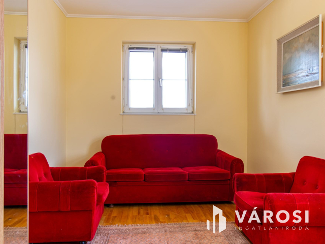 ELADÓ ipari ingatlan 4 db lakással és 2 db műhellyel!