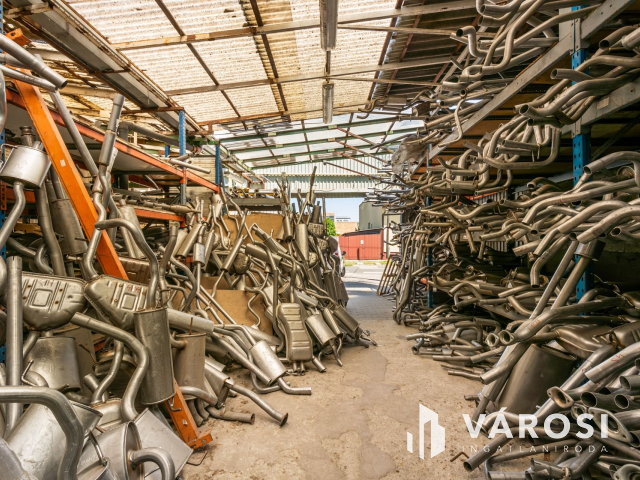 Telephely és raktár az M3 autópálya kivezetőjénél