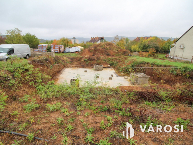 Frigyes krt.-on építési telek eladó!
