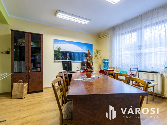 Soroksári úton iparterület eladó, akár működő üzemmel