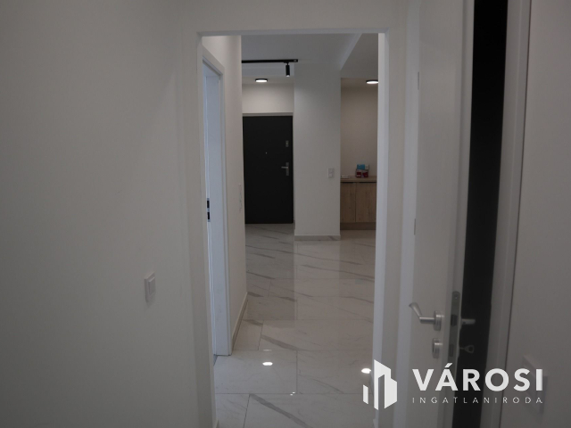 Új építésű belvárosi lakás nagy terasszal! 2.