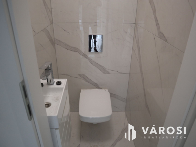 Új építésű belvárosi lakás nagy terasszal! 2.