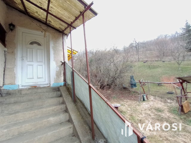 Somoskőújfaluban két ház együtt eladó