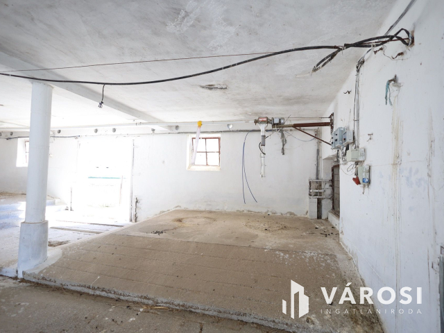 Eladó sertéstelep Szeghalom határában 11 ha területen