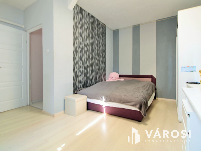 Nagy lakás a Centernél