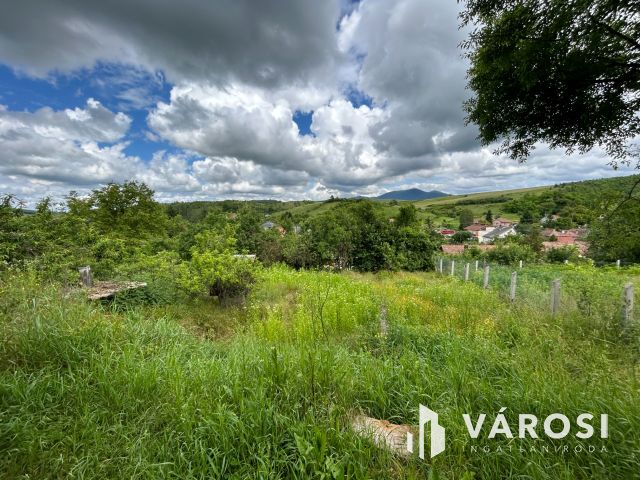 Etesen 75 nm-es családi ház eladó