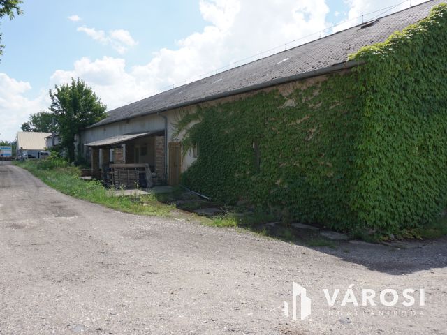 Kistarcsán ipari ingatlan, raktár remek áron!