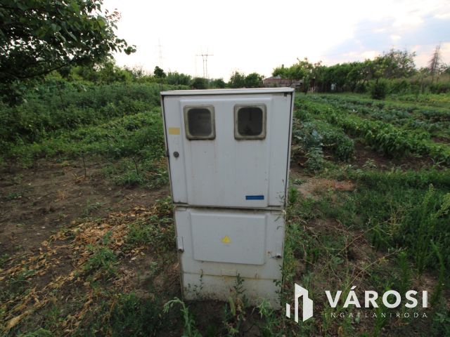 Almáskertekben 4 zárt kert egyben