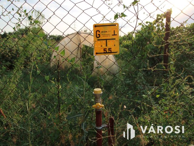 Almáskertekben 4 zárt kert egyben