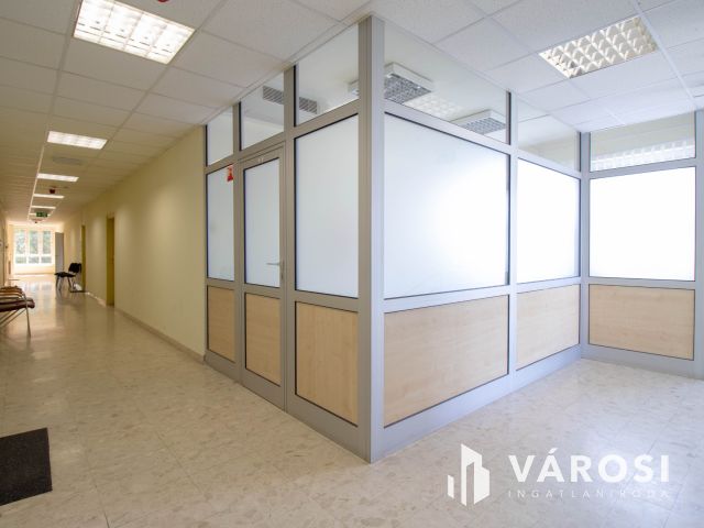 3 szintes, szintenként 512 m2-es irodaház 180 m2es raktárral