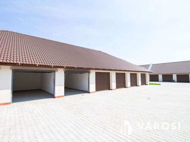 Újépítésű Garázsok Gyulán – Kiváló Befektetési Lehetőség!