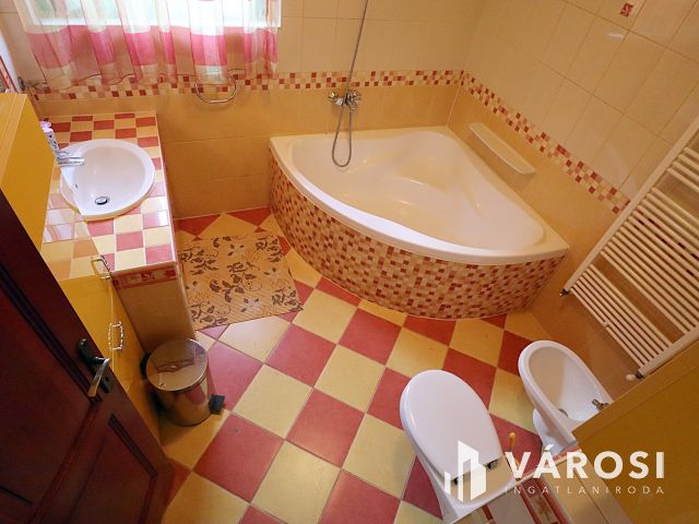 Parádon több generációs családi ház eladó