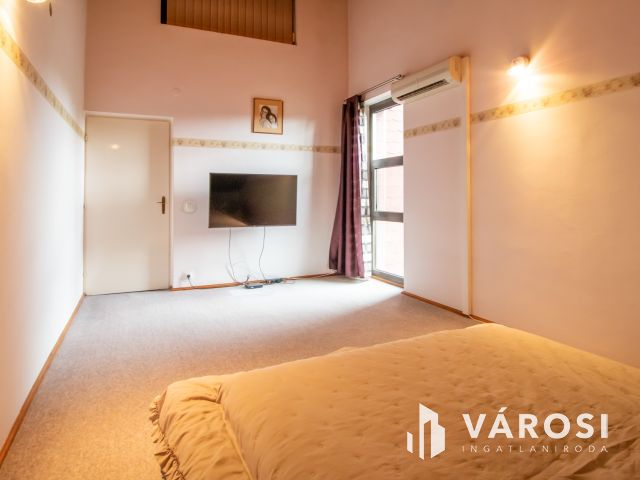 Otthonos álomház a Ráchegyen