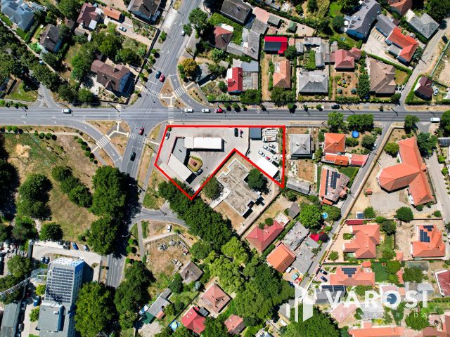 Debrecen Frekventált Részén Autómosó, Műhely, Telephely