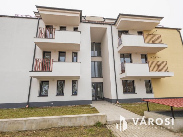 Kulcsrakész lakás Péterhegyen D-F-6