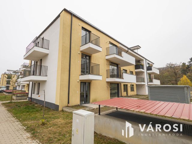 Kulcsrakész lakás Péterhegyen C-2-3