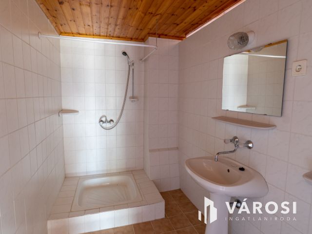 Második emeleti lakás az Aranyparton