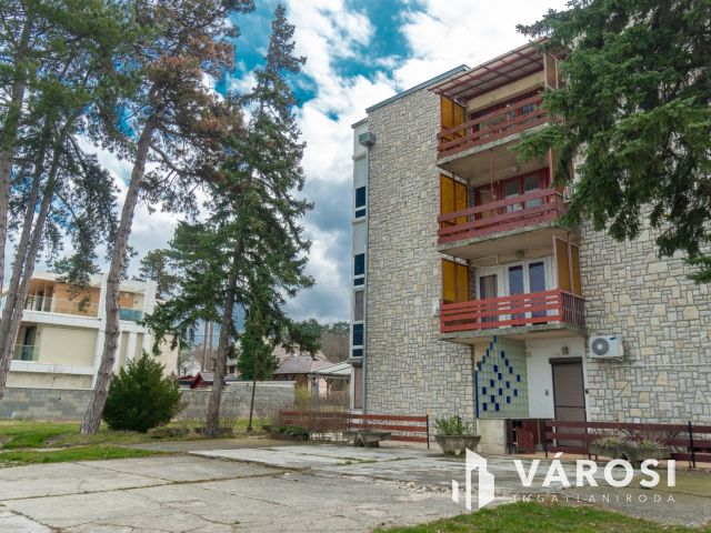 Panorámás nyaraló karnyújtásnyira az Aranyparttól