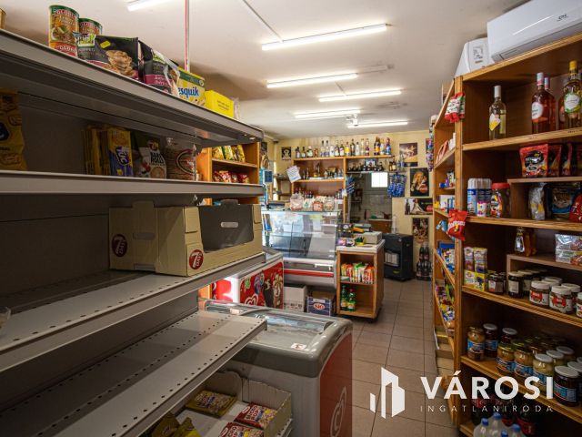 Eladó kisbolt a 15. kerületben