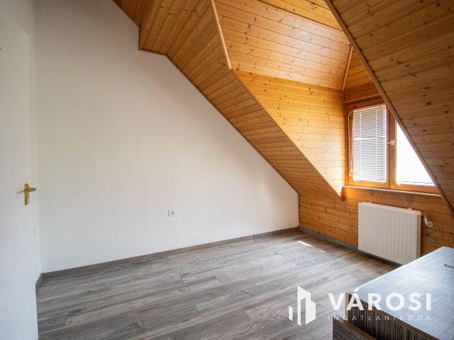 Kiadó Irodák Győr Belvárosában egy udvarban