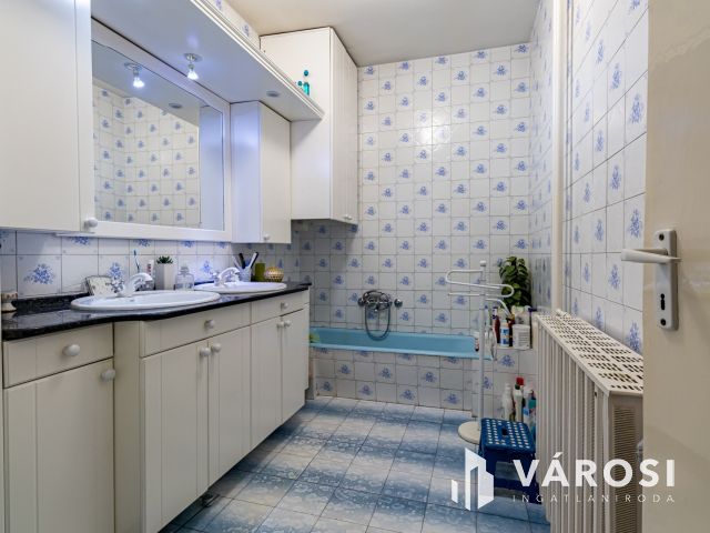 Pilisborosjenő és Budapest határán, panorámás családi ház