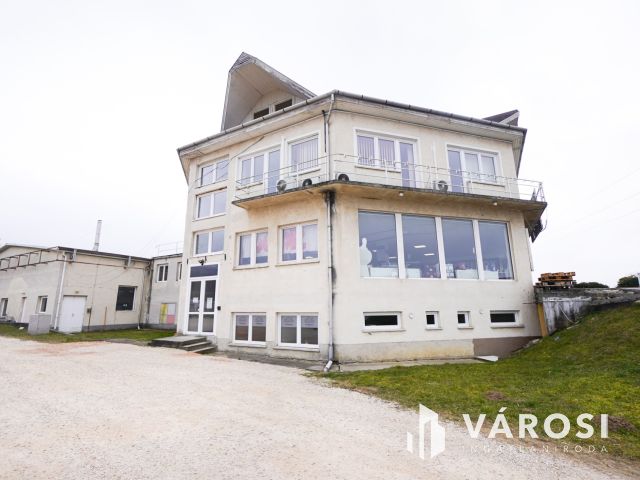 Sokoldalú ipari ingatlan Vértesszőlősön!