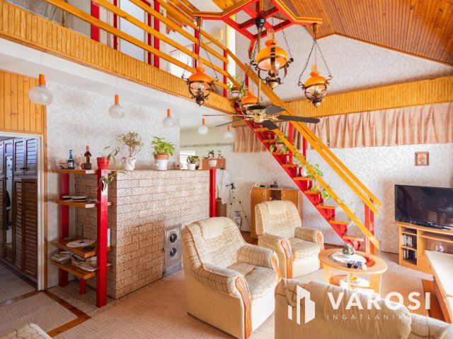 Több lehetőség egy ingatlanban a Várfürdő közelében