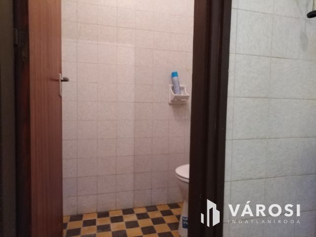 Eladó egy szintes 197 nm-es, összkomfortos családi ház!