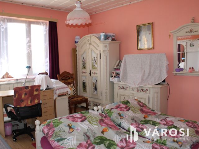 Kétgenerációs családi ház , sok lehetőséggel