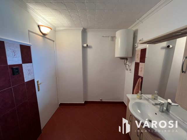 Debrecen Kerekestelepen szép rendezett ház eladó!