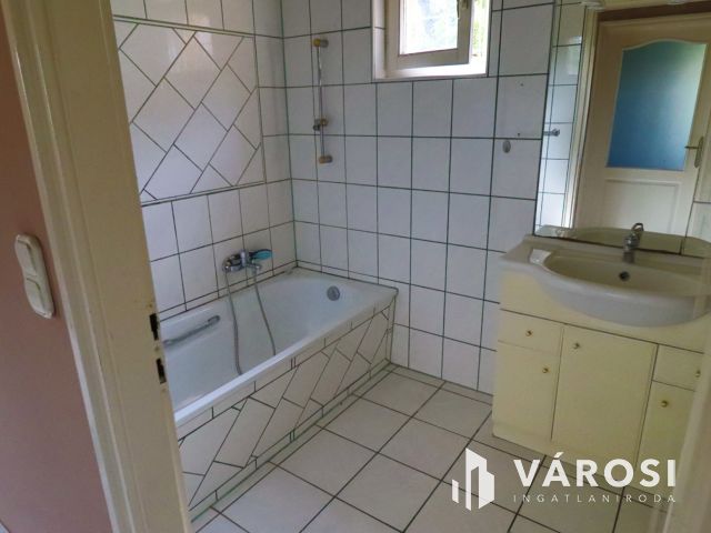 Igényes, pihenésre, összejövetelekre alkalmas családi ház!