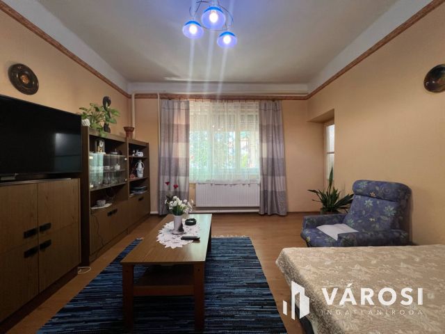 Kétgenerációs, külön bejáratú hangulatos otthon