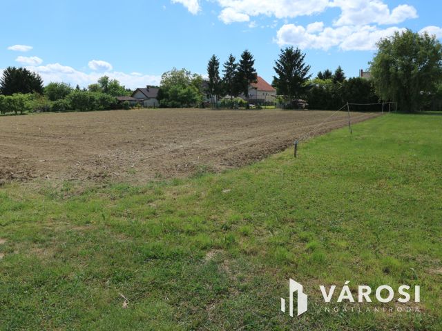 Körmend-H.nádalja Belterületi üres beépíthető telek 3693m2