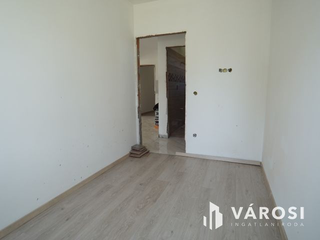 Csurgón, modern belső elosztású, felújított családi ház!