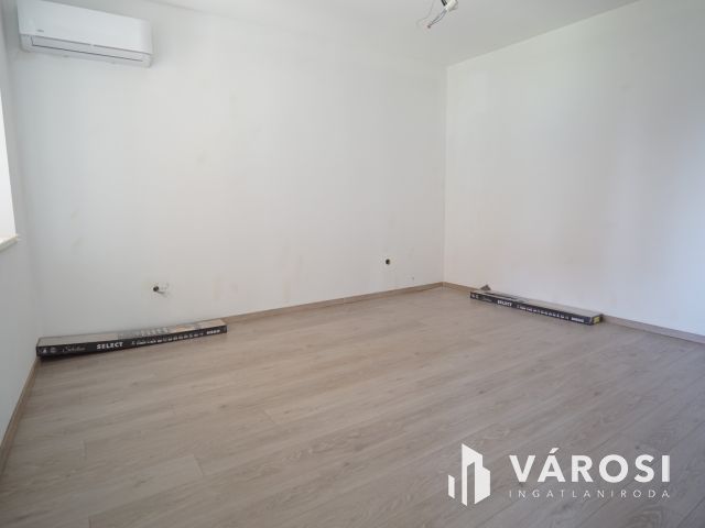 Csurgón, modern belső elosztású, felújított családi ház!