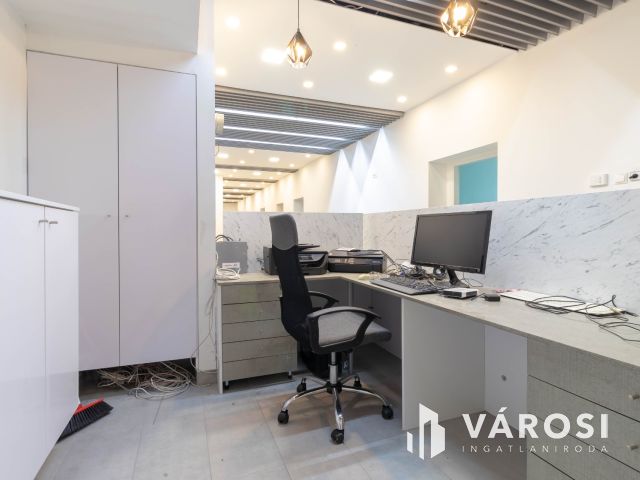 Fogászati rendelő (20 m2) Újbudán felszerelve, berendezve