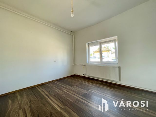 Eladó családi ház Enyingen – nagy telek, sok lehetőség!