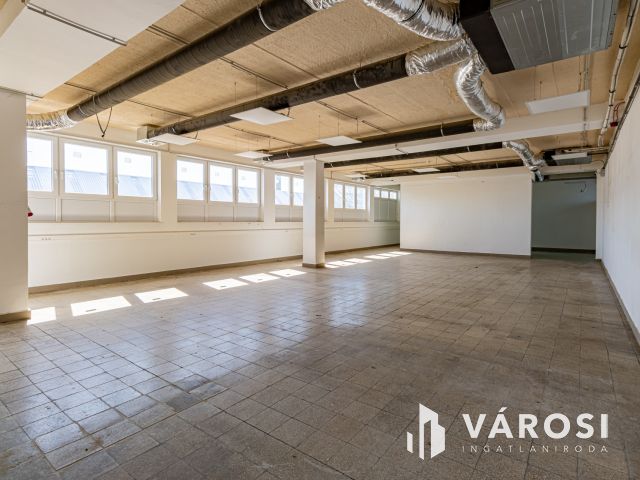 Emeleti műhely, raktár kiadó a Csepeli gyártelepen
