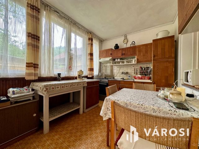 Kiváló adottságú, 3 szobás ikerház eladó!