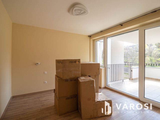 Kulcsrakész lakás Péterhegyen A-F-3