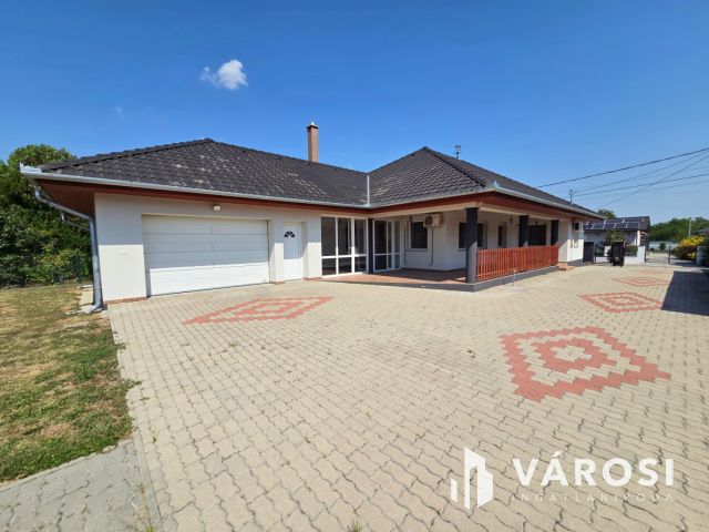 Mediterrán hangulatú ház Tökölön