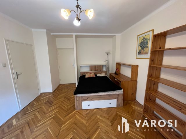 Debrecen, Egyetem melletti jó lakás jó helyen!