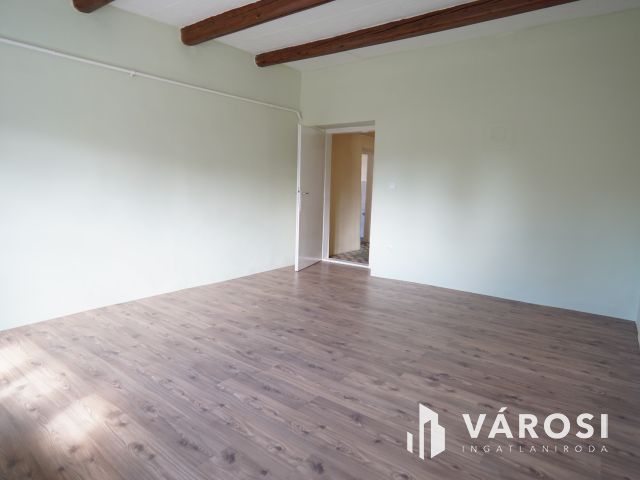 Miklósfán családi ház, szép nagy udvarral!