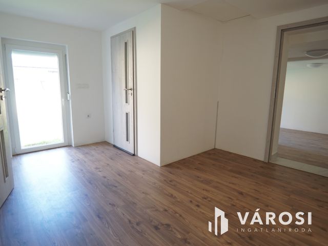 Miklósfán családi ház, szép nagy udvarral!