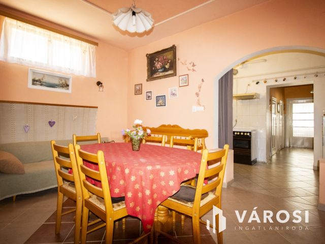 Eladó nagypolgári családi ház Orosháza szívében