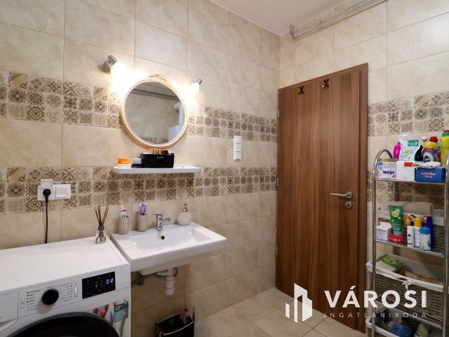 Felújított családi ház az Adyn