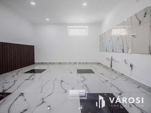 Modern, azonnal költözhető otthon Elek központjában