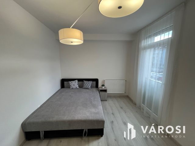 Debrecen Belvárosban, Dupla komfortos Nagy Lakás Kiadó!