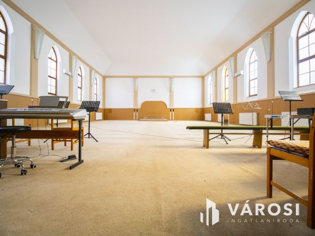 Többfunkciós komplexum Orosháza központjában